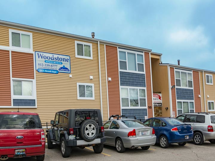 Woodstone-apartments-downtown-bloomington